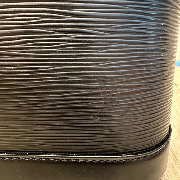 Louis Vuitton Alma PM - Picture 3 of 15